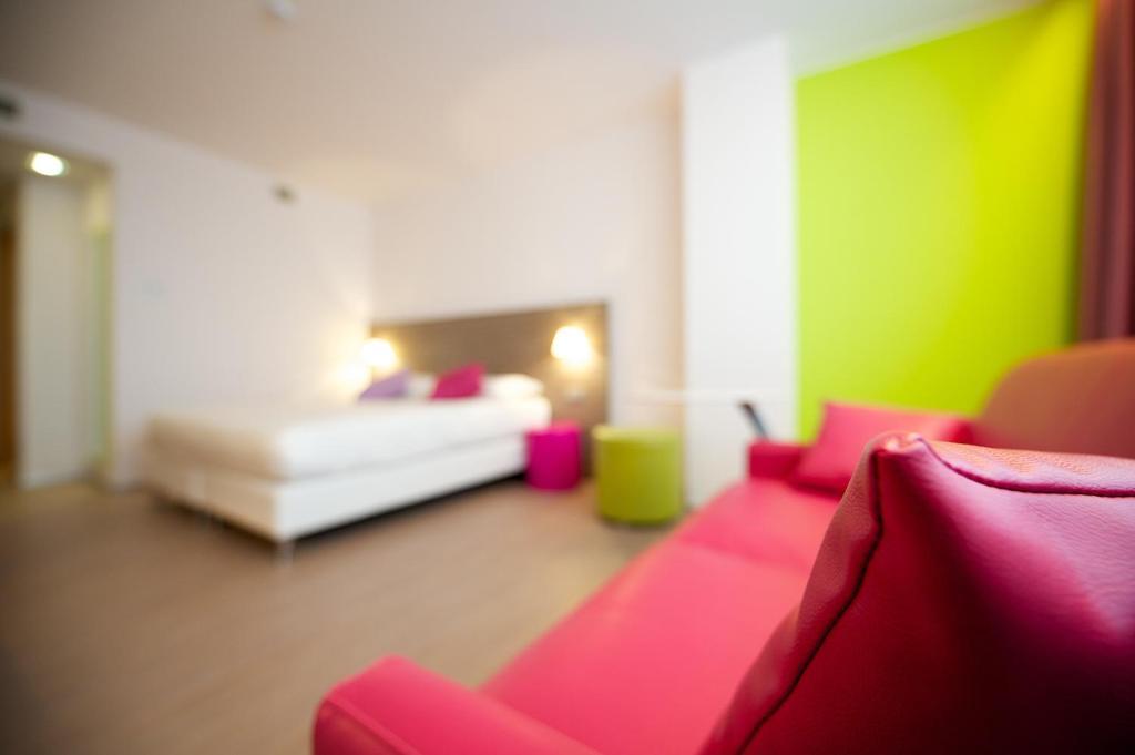 Standard Double Room,63062935:JPEG